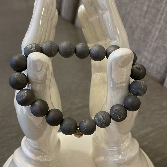J&J Jewelry - J&J Granite gray like beaded stretch bracelet